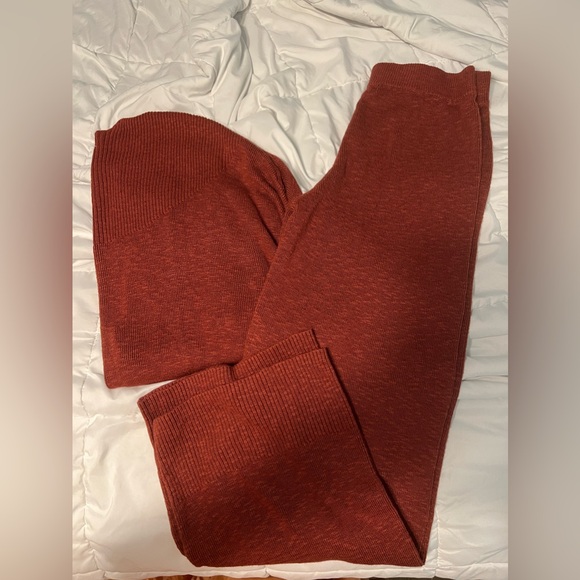 Free Jaclyn sweater set - Picture 8 of 8